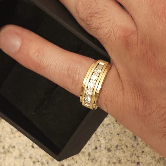 10k Gold 1/4 karat diamond pinky ring
